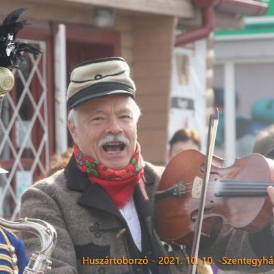 Huszártoborzó